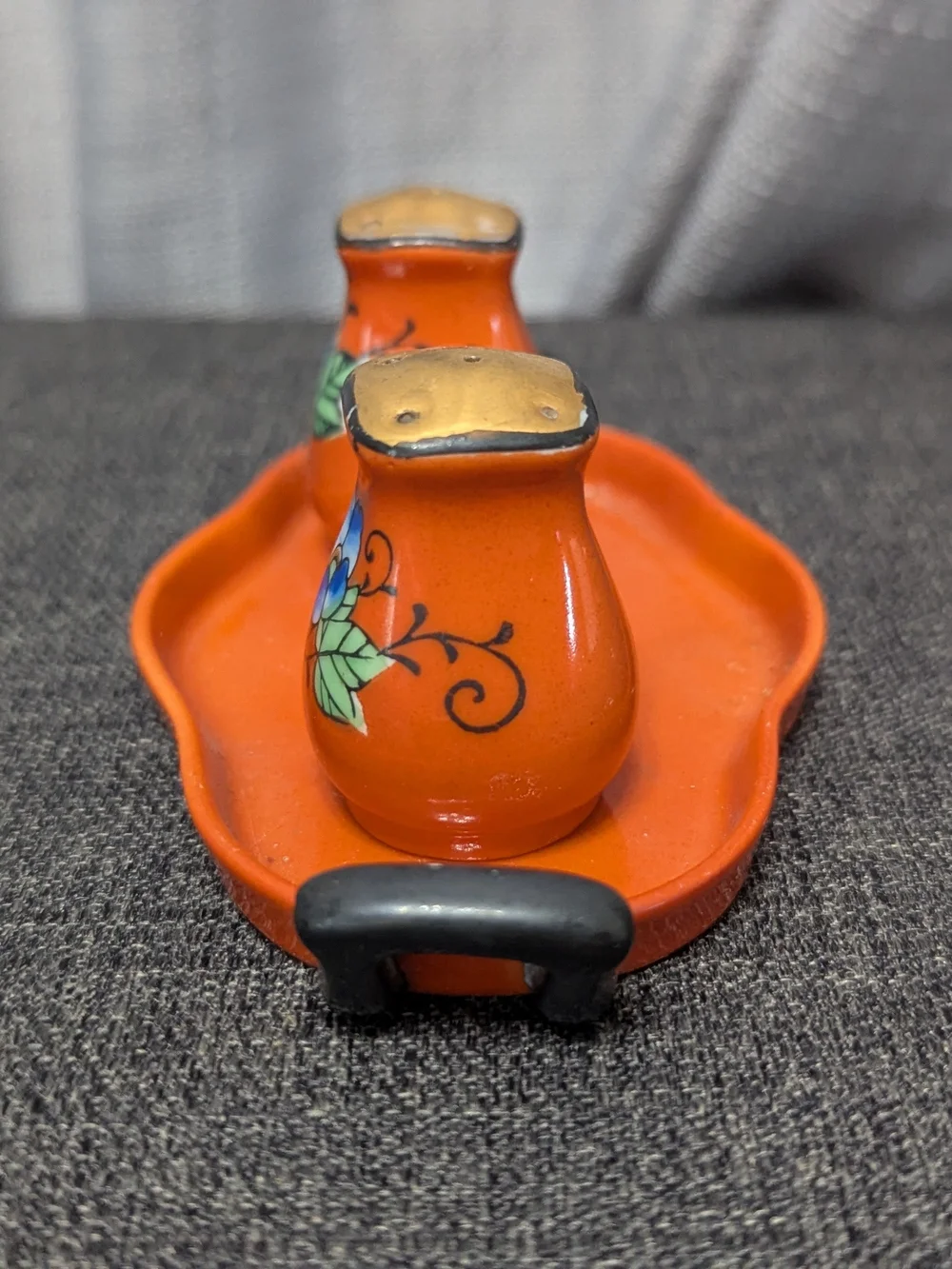 VTG Chikarmachi Orange shakers tray salt pepper flower floral